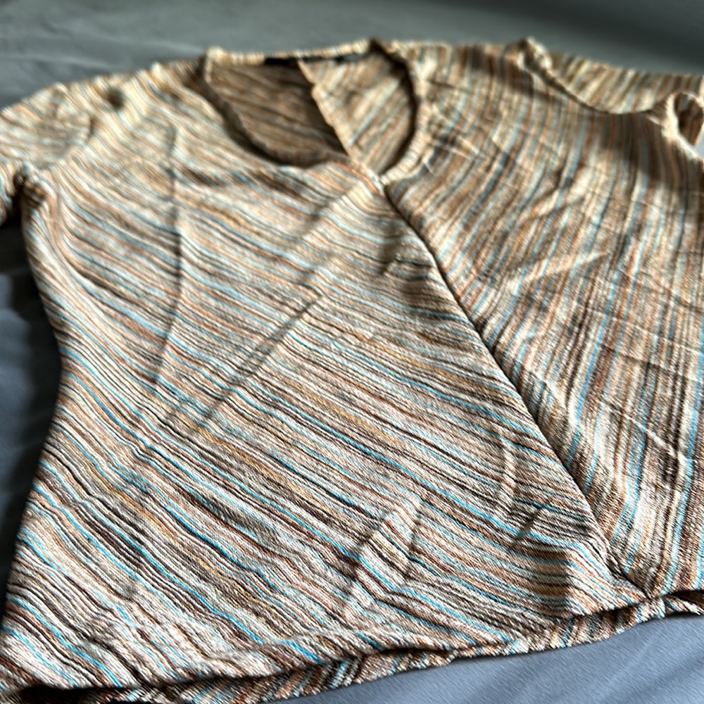 shirt - Picture 2 of 2